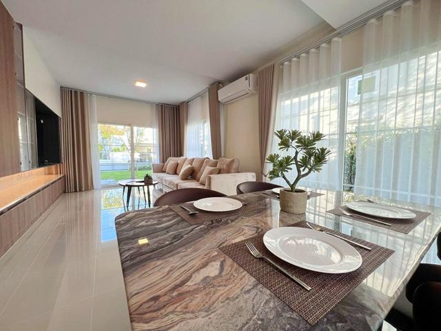 รร.นานาชาติไทย-สิงคโปร์ 2.1กม. 4นอน ให้เช่าบ้านเดี่ยวสุดหรู 2 ชั้น 68ตร.วา. 270ตร.ม.ศรีนครินทร์-บางนา MRT ศรีลาซาล 2.5 ก 4