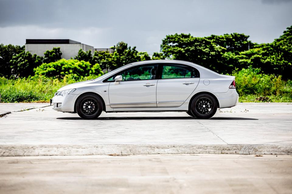Honda Civic Fd 1.8E ปี 2009 สีเทา เกียร์ออโต้ 11