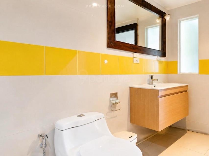 Urgent Sale — Spacious 1-Bedroom Condo at Nirvana, Thappraya RoadSpacious condo for urgent sale at Nirvana on Thappraya Road, located in the Pratumnak 12