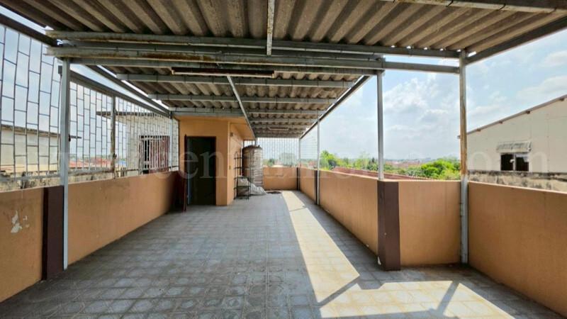 อาคารพาณิชย์ 4 ชั้น บ้านอมรชัย 3 บรมราชชนนี ห้องมุม ต่อเติมครบ ราคาถูก 15