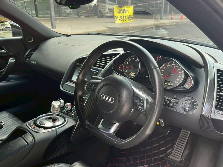 Audi R8 V8 FSI Coupe รถปี 2011 9