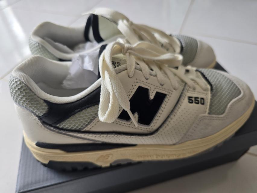 รองเท้า NB 550 สีเทาดำ ไซต์ 245  2