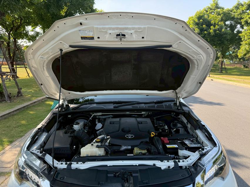 TOYOTA FORTUNER 2.8 TRD SPORTIVO 2WD ปี 2016 สีขาว ไมล์ 90,xxxkm. 10