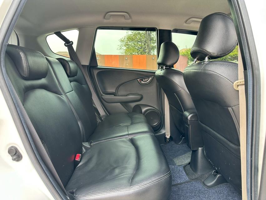 รหัสรถ PAT7335 HONDA JAZZ 1.5V เกียร์ออโต้ ปี 2010 สีขาว รูปที่ 13