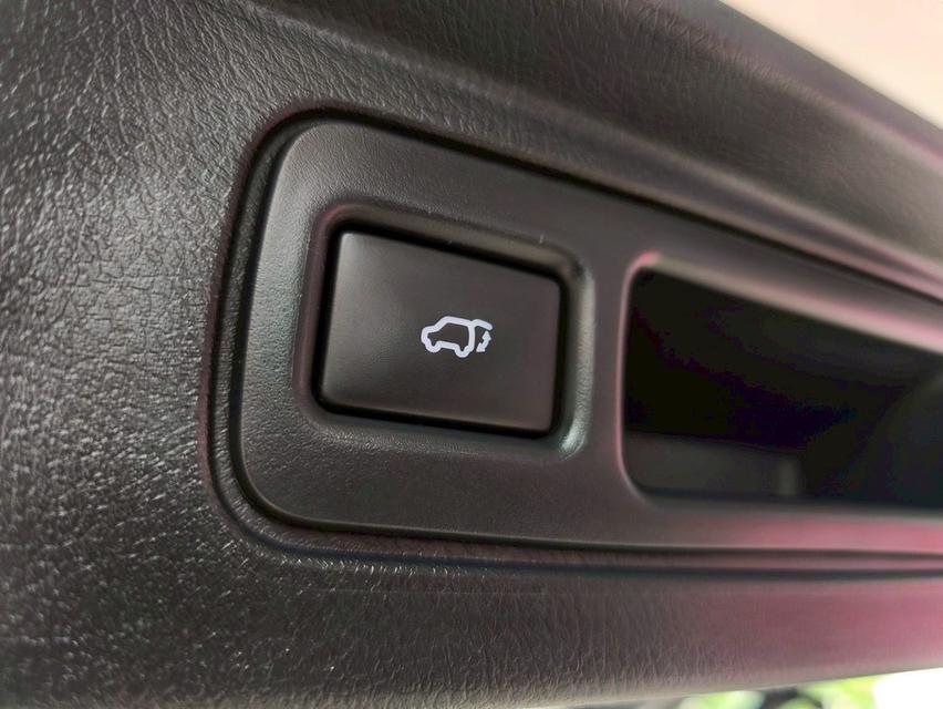 รหัสรถ CAT53 2018 Toyota Fortuner 2.8V TRD Sportivo Black Top ตัวท๊อป 7