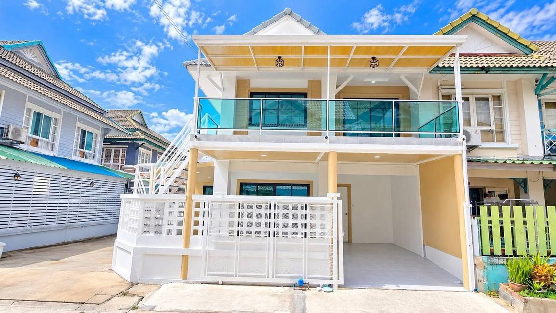 หมู่บ้านพฤกษา14B วัดลาดปลาดุก บางบัวทองทาวน์เฮาส์ 2 ชั้น หลังมุม มีระเบียงด้านหน้า ตกแต่งใหม่พร้อมอยู่ 1