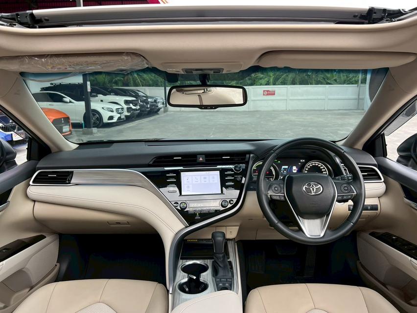 ปี 2019 TOYOTA CAMRY, 2.5 HV โฉม ปี18-24 สีน้ำตาล เบนชิน+ไฮบริด มือเดียวป้ายแดง ไมล์แท้ 35,064 km  คู่มือบุ๊คเซอร์วิสครบ กุญแจสองดอก 18