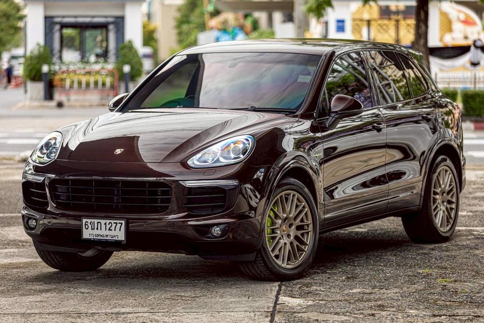 รหัสรถ PR1277 Porsche Cayenne S E-Hybrid Platinium Edition Package (2017)