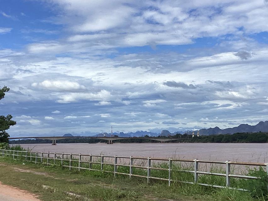 ให้เช่าที่ดืน13ไร่ใกล้สะพาน3ติดถนนเรียบโขงนครพนม 9