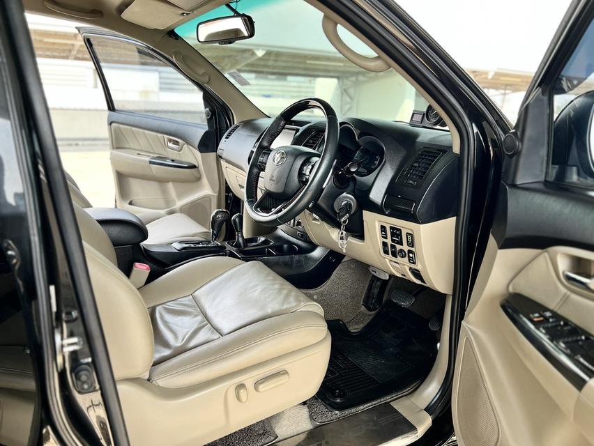 TOYOTA FORTUNER 3.0 V 4X4 auto  ปี 2011  8