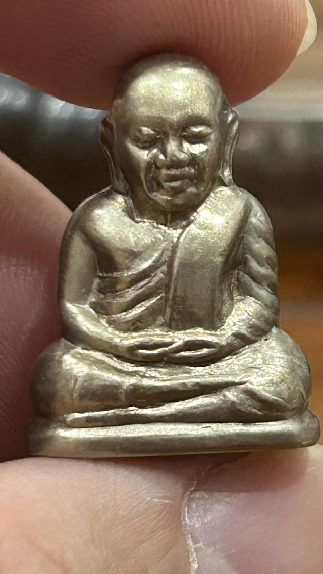 พระรูปหล่อลอยองค์ หลวงพ่อเงิน วัดบางคลาน ปี 2515 พิมพ์คอแอล