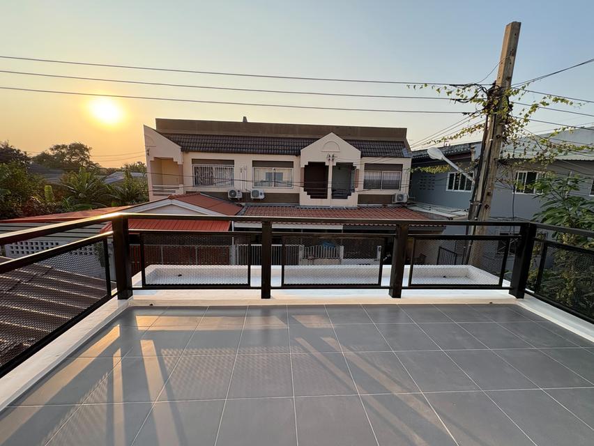 ขายบ้านมือสอง รีโนเวทใหม่ นนทบุรี บ้านสวย ทำเลดี ใกล้รถไฟฟ้าสายสีม่วง ใกล้ห้างเวสต์เกต 7