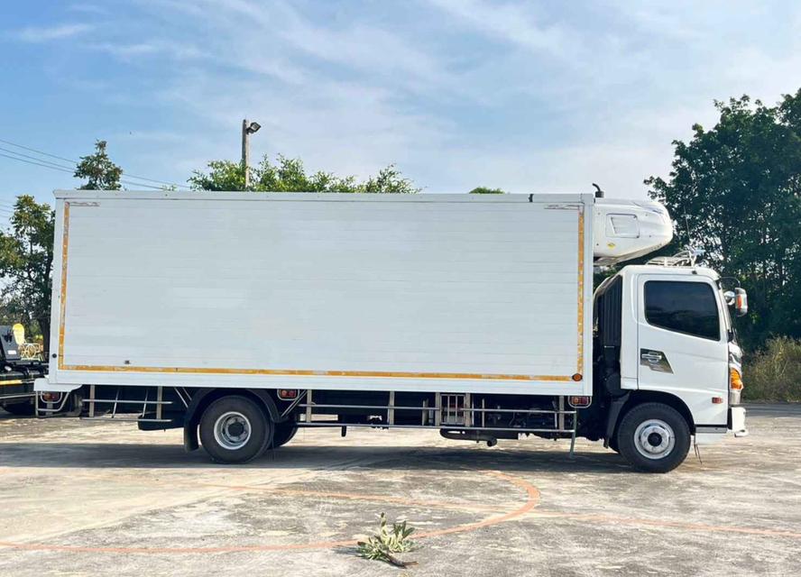 รถบรรทุก 6 ล้อตู้เย็น HINO FC9J 210 ปี 2561 2