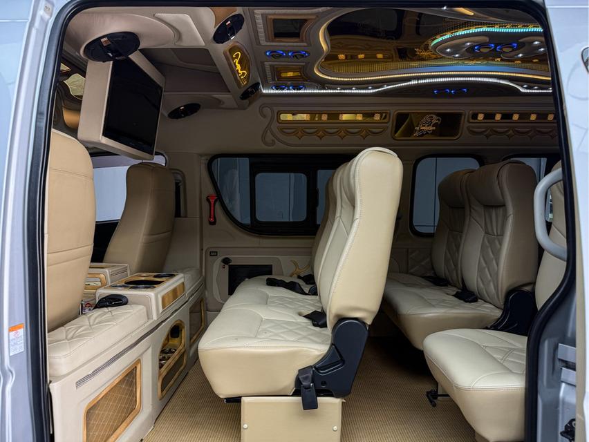 รหัสรถ WRT291 2017 TOYOTA COMMUTER 3.0 D4D โฉมปี05-19 สีเทา ดีเซล เกียร์ออโต้ VIP เต็ม 8