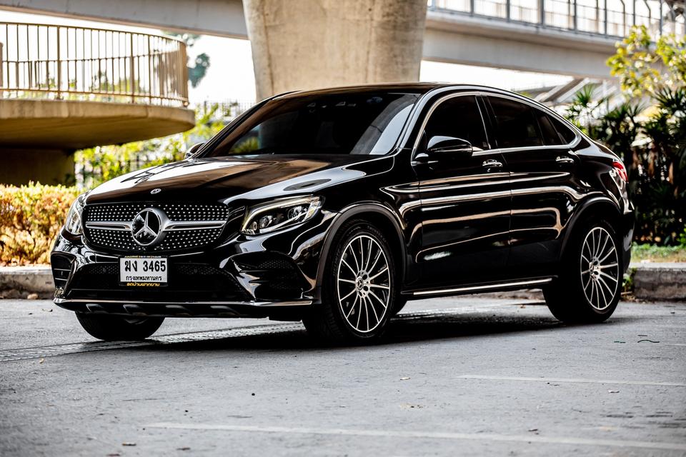 Benz GLC250 4MATIC Coupe AMG Dynamic 4WD SUV ปี 2019 สีดำ มือเดียวป้ายแดง 2