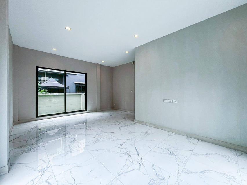 ขาย บ้านเดี่ยว บ้าน Bangkok boulevard ศรีนครินทร์ บางนา  70 ตรว 5นอน 4น้ำ ใกล้ส่วนกลางหมู่บ้าน 3