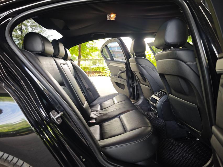 2017 BMW 520d M Sport AT ดีเซล มือเดียวป้ายแดง รูปที่ 16