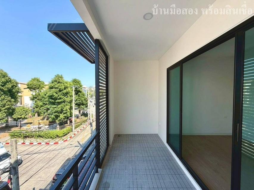 โครงการซิกเนเจอร์ ถนนวัชรพล 18