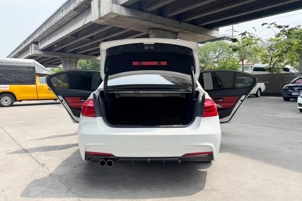 BMW 320d M Performance F30 Sedan AT ปี 2021 9