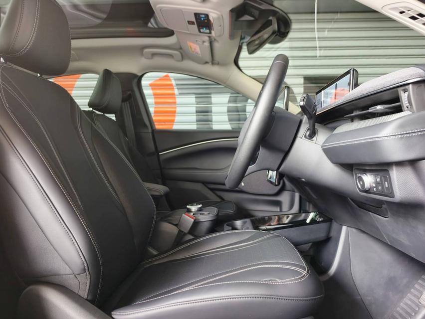 รถเข้าใหม่! Ford Mustang Mach-E Premium SUV ป้ายแดง 8