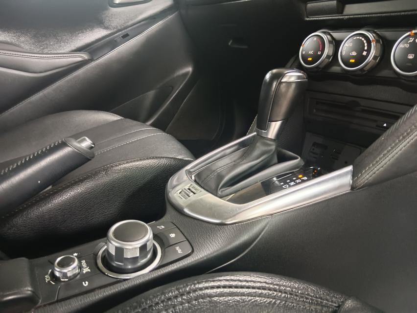 Mazda2 1.3High Connect Sedan ปี2018 สีขาว 15