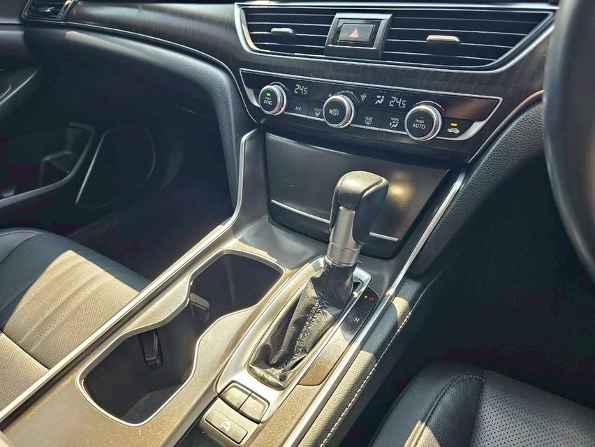 HONDA ACCORD 2.0 e:HEV EL+ สีเงิน ปี21 รูปที่ 11