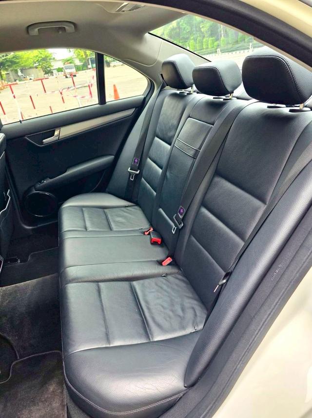 Benz C200 CGI Amg สีขาว ปี 2010 ไมล์ 150,000 13