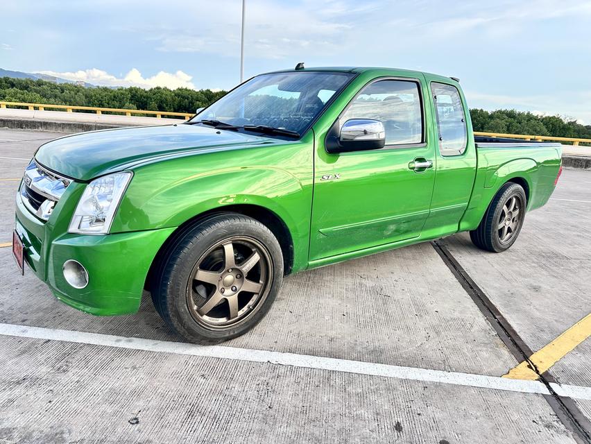 D-MAX