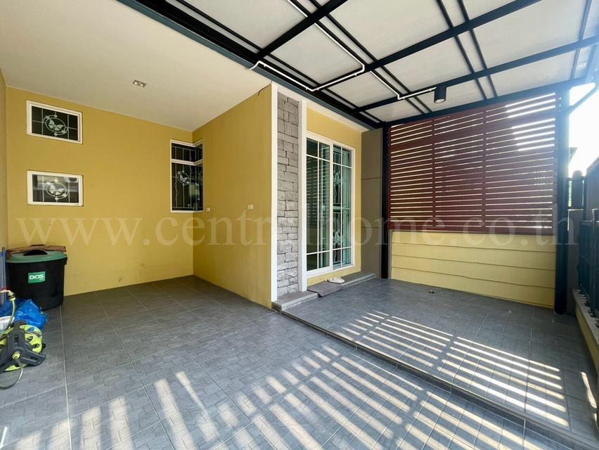 ทาวน์โฮม โกลเด้น ทาวน์ รัตนาธิเบศร์ - สถานีรถไฟฟ้าไทรม้า หลังริม