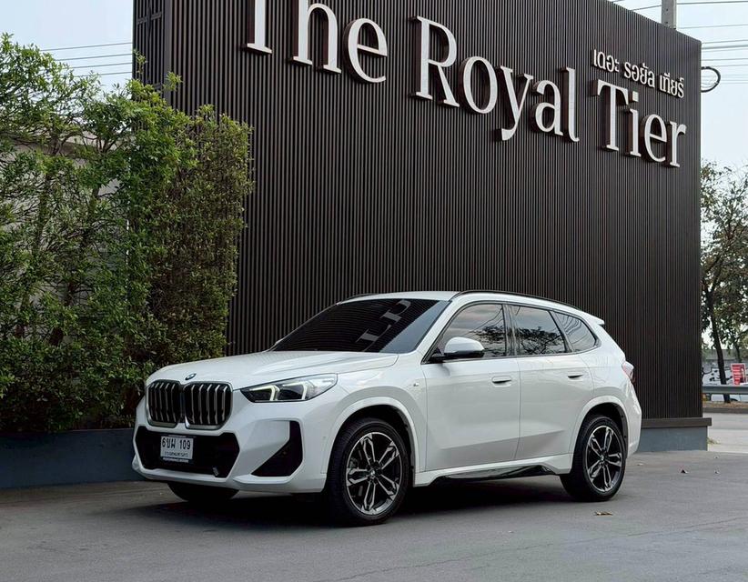 BMW X1 2.0i sDrive M sport ปี24 จด25 สีขาว มือเดียว สภาพป้ายแดง กลิ่นใหม่ยังอยู่