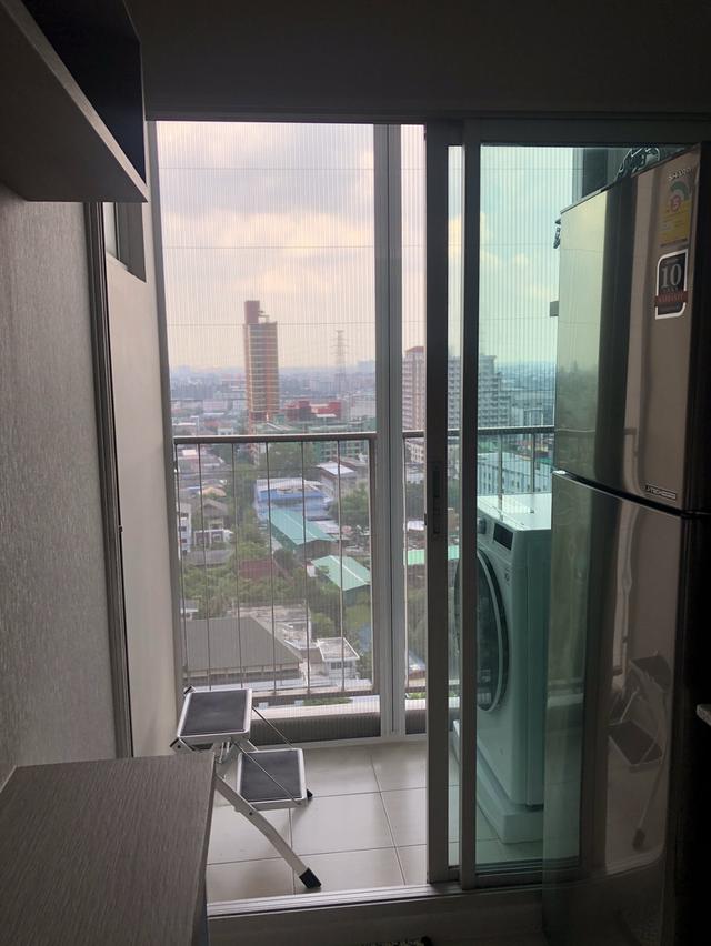 ยูดีไลท์คอนโดแอดห้วยขวาง ห้องมุมมี 2 ชั้น18 จากทั้งหมด 20 ชั้น มีสระว่ายน้ำ มีสระว่ายน้ำ ซาวน่า ฟิตเนส เข้าออกได้หลายทาง พระราม 9 ลาดพร้าวรัชดา ท 8