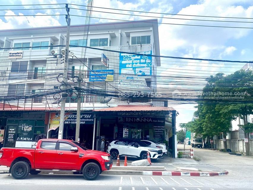 ขายตึกแถว4.5ชั้น ติดถนนราษฎร์พัฒนา ซอยมิสทีน ปากซอยราษฎร์พัฒนา16/1 พื้นที่ 50.5 ตรว. หลังริม พร้อมประกอบธุรกิจ 16