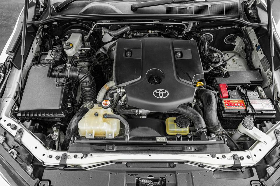 2020 TOYOTA FORTUNER 2.4 Legender 2WD (BLACKTOP) SUV สีขาว-ดำ เลขไมล์ 89220 กม. 20