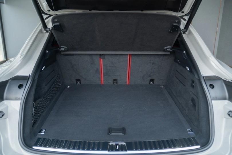 Porsche Cayenne E-Hybrid Coupe 2022 สี Crayon รูปที่ 19