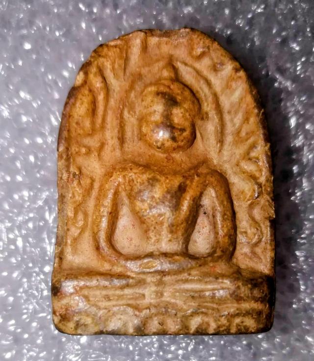 พระซุ้มกอ พิมพ์ใหญ่มีลายกนก