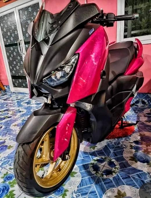 Yamaha Xmax 300 สีชมพู 3