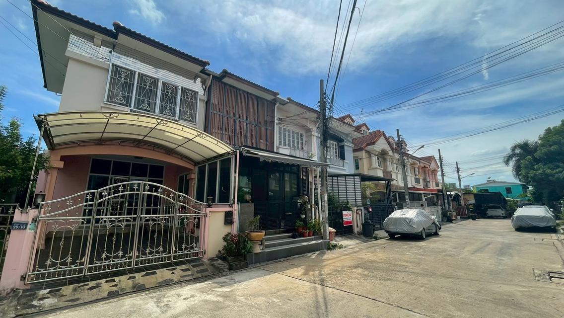 ทาวน์เฮ้าส์ 2.5 ชั้น หมู่บ้านสรานนท์ ปากเกร็ด ขนาด 21 ตารางวา 2