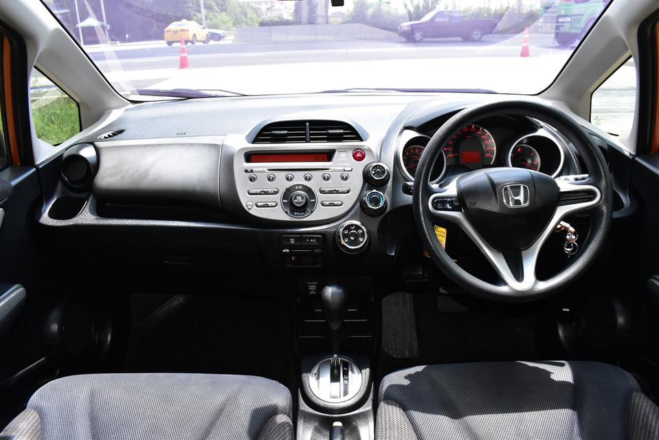 HONDA JAZZ 1.5SV 2011 เบนซิน 16