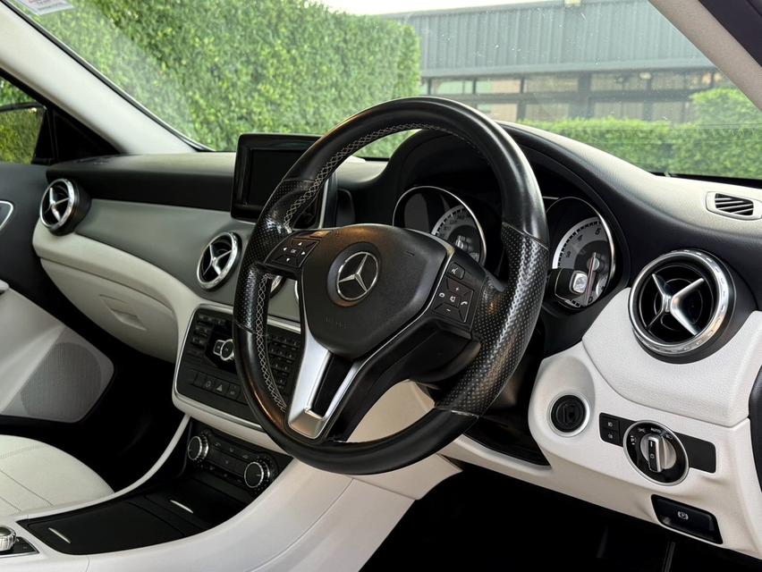 2016 BENZ GLA 200 รถมือเดียวออกป้ายแดง วิ่งน้อยเพียง 80,000 กม รถเข้าศูนย์ตรงระยะ ไม่มีอุบัติเหตุครับ 10
