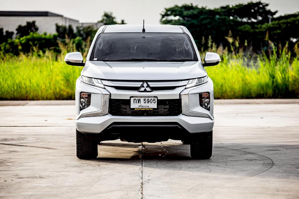 MITSUBISHI TRITON 2.4GT PLUS DOUBLE CAB ปี 2019 สีเทา เกียร์ออโต้  3