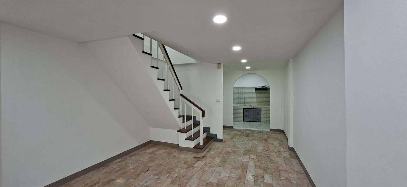 ทาวน์เฮ้าส์ ซอยรามอินทรา46 หมู่บ้าน บก.ทหารสูงสุด รีโนเวทใหม่ พร้อมอยู่ ทำเลดีใกล้รถไฟฟ้า 3