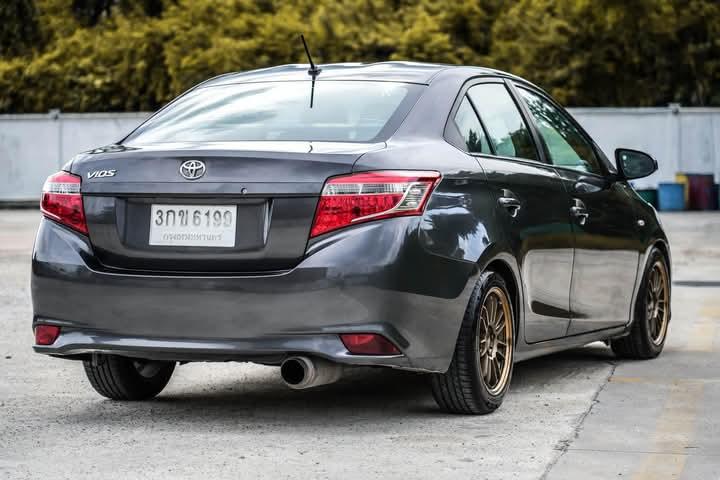 Toyota Vios สีดำสภาพใหม่ ปี 2014 8