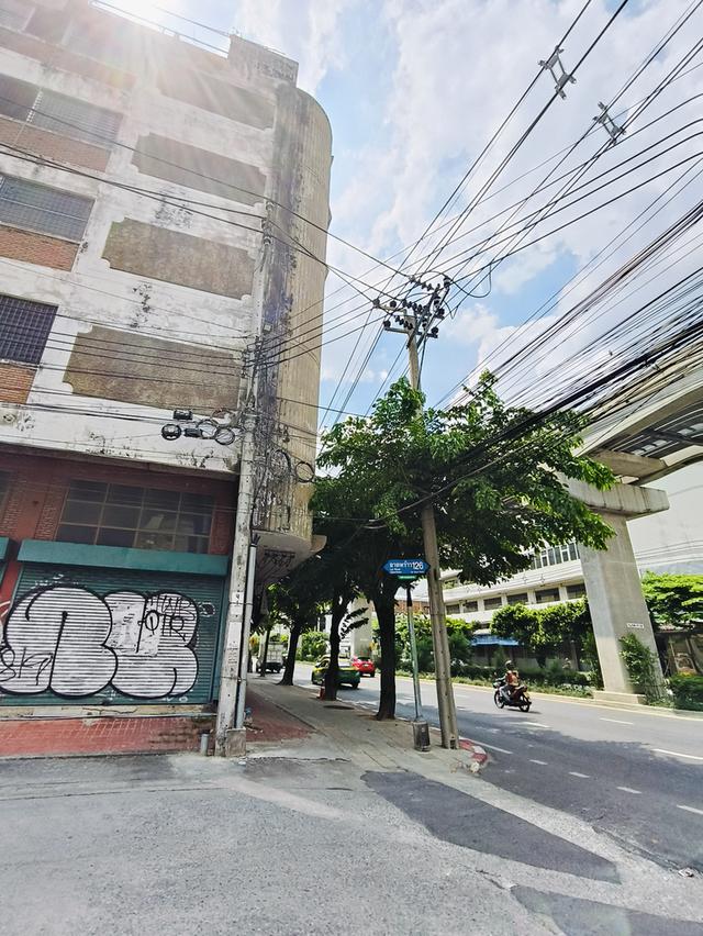 อาคารพาณิชย์ติดถนนลาดพร้าว 126 1