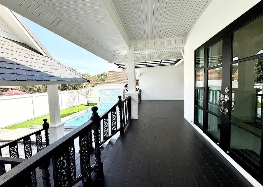 Luxury villa Pattaya for sale 8