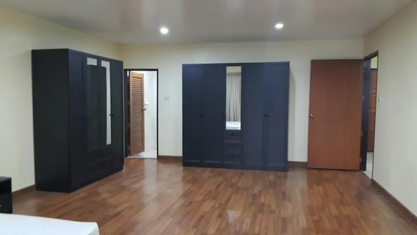 ขาย คอนโดบางนา คอมเพล็กซ์ 3 ห้องนอน 3 ห้องน้ำ ขนาด 189.97 ตร.ม. ย่านบางนา 4