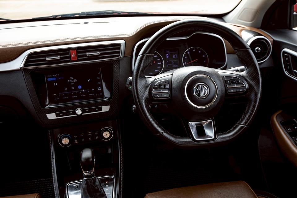 MG ZS 1.5 X ปี 2018 สีแดง มือเดียวป้ายแดง  15