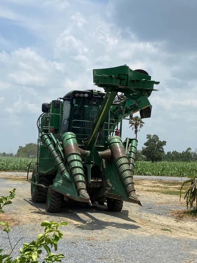 รถตัดอ้อย John Deere 3520  6