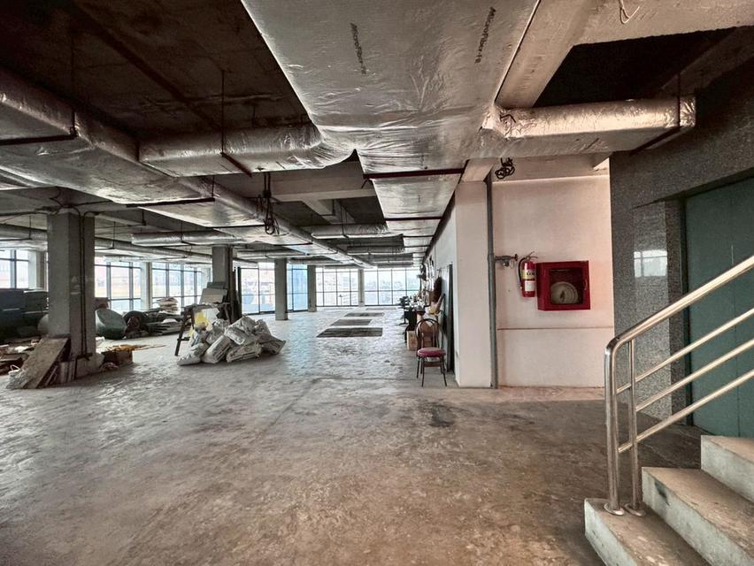 ให้เช่าอาคารพาณิชย์ ชั้น 6 อาคารโล่งสวย เหมาะทำธุรกิจ ติดถนนรามคำแหง (N.1924) 1