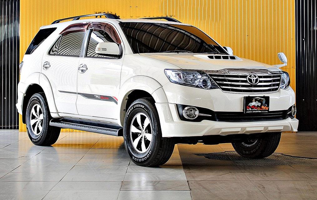 Fortuner 3.0 V เห็นโพสต์นี้จาก ENNXO อยู่ใช่ไหมครับ? สนใจคันนี้แจ้งมาได้เลย มีราคาพิเศษเฉพาะลูกค้าที่มาจาก ENNXO ครับ รูปย่อยที่ 3
