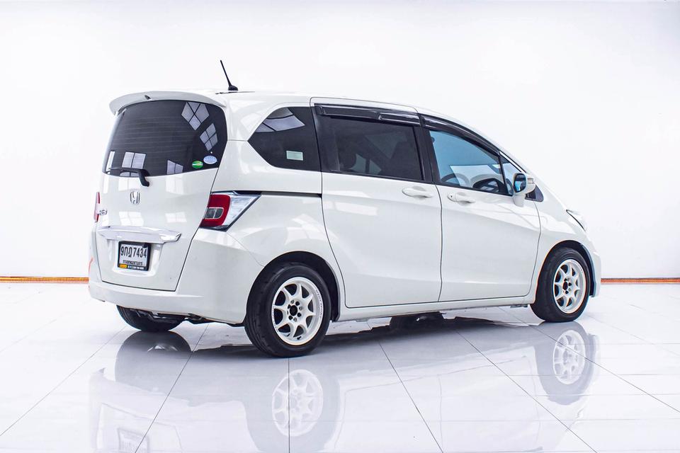 HONDA FREED 1.5 SE 2013  14
